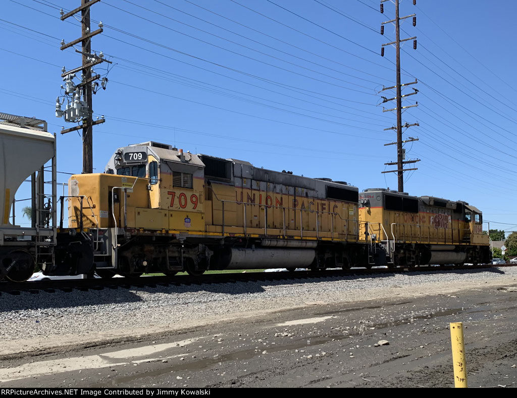 UP 709 GP38-2